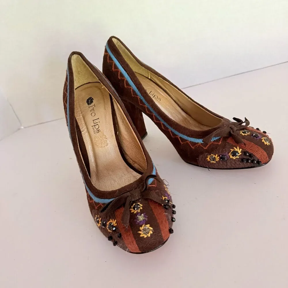 Two Lips, VTG Y2K Brown Round Toe Beaded Bow Pumps, 8 Boho Twee